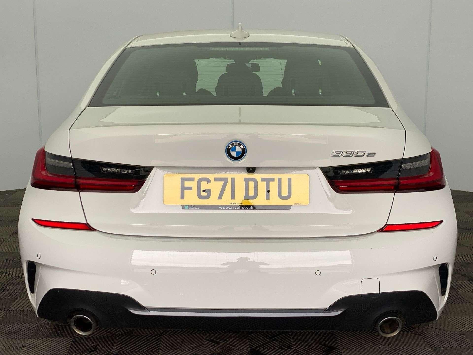 BMW 3 Series - Image 9