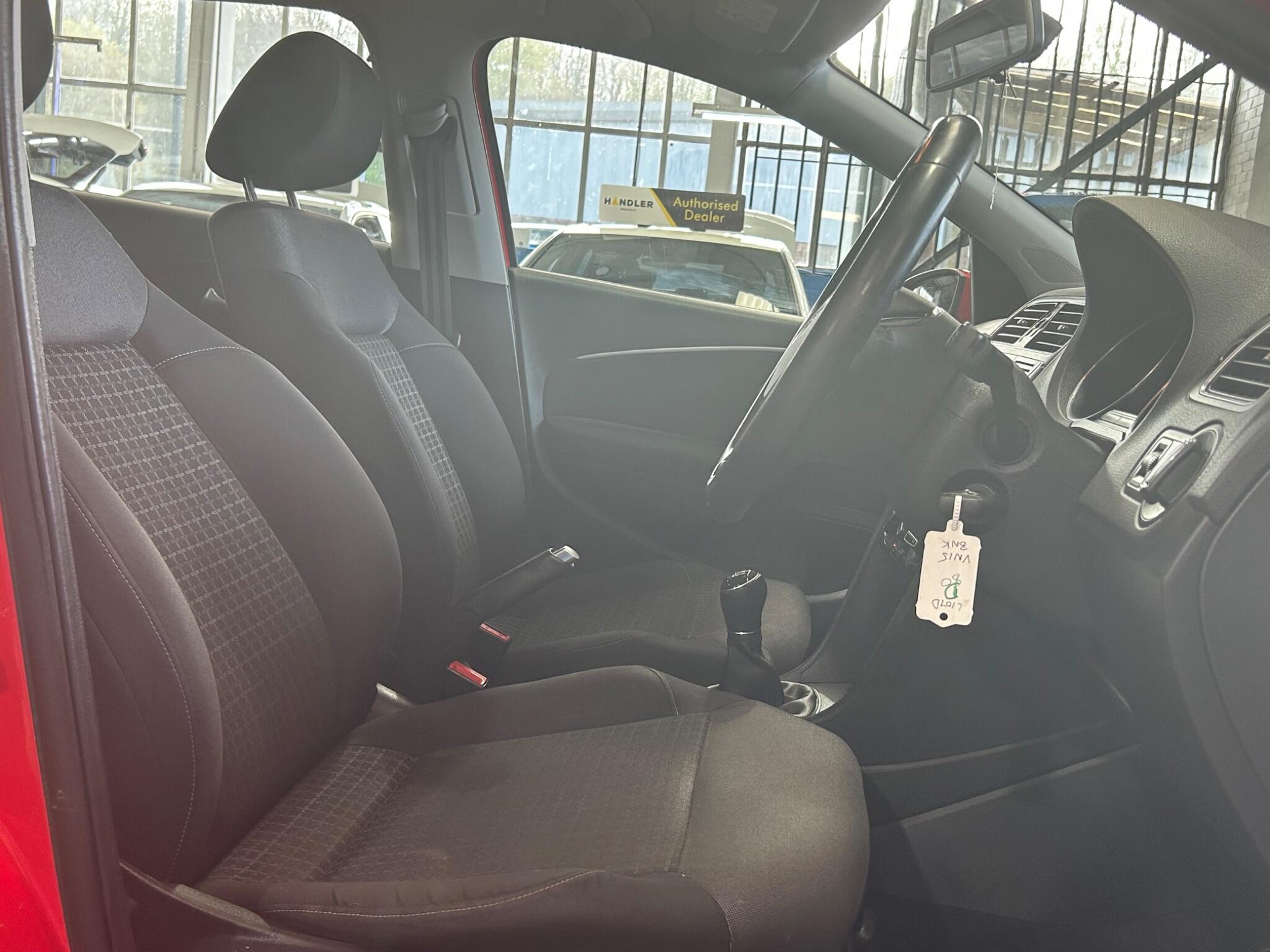 Volkswagen Polo - Image 15