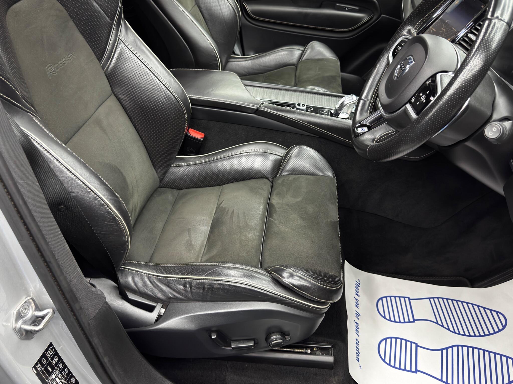 Volvo XC90 - Image 13