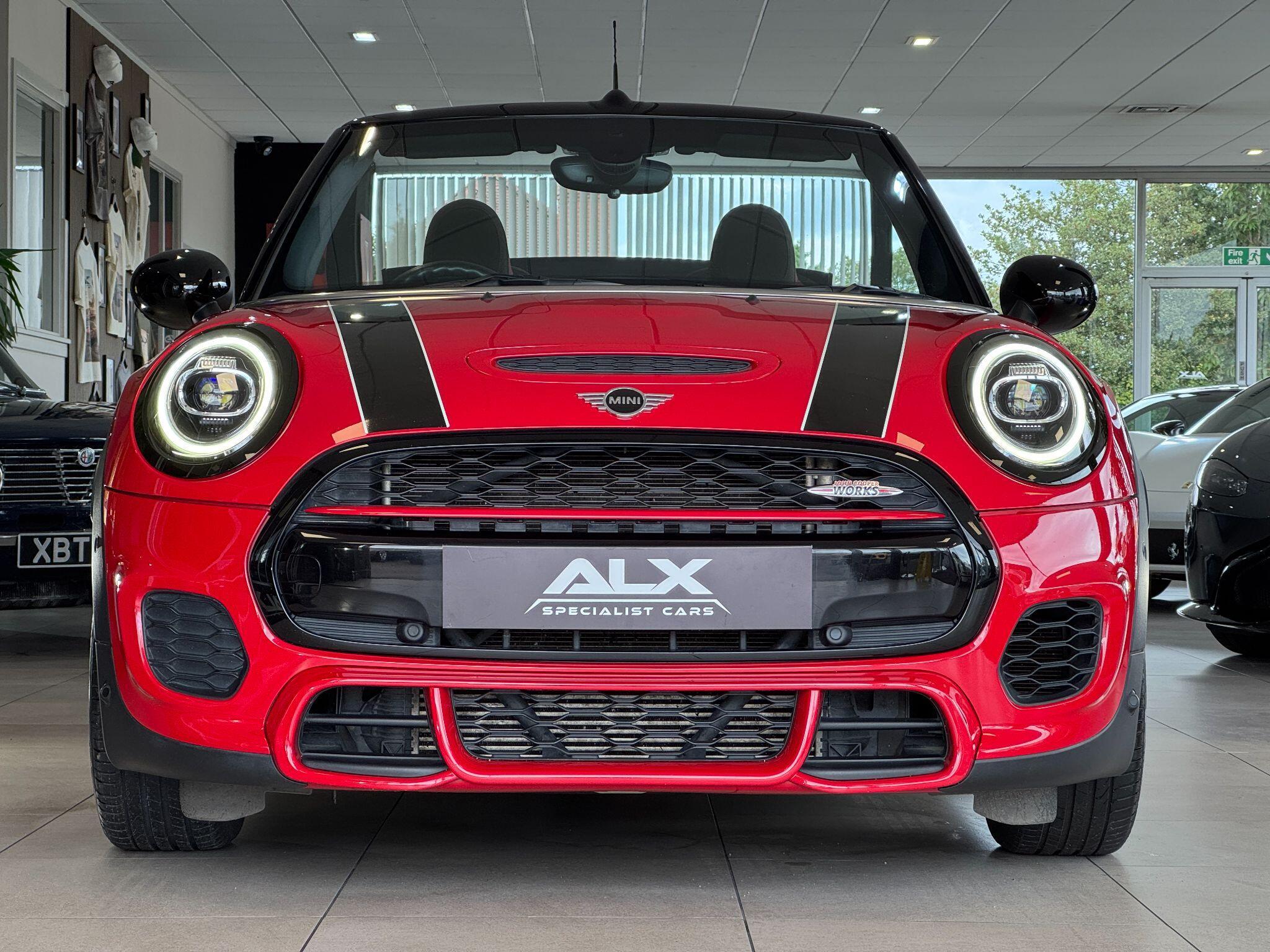 MINI Convertible - Image 12