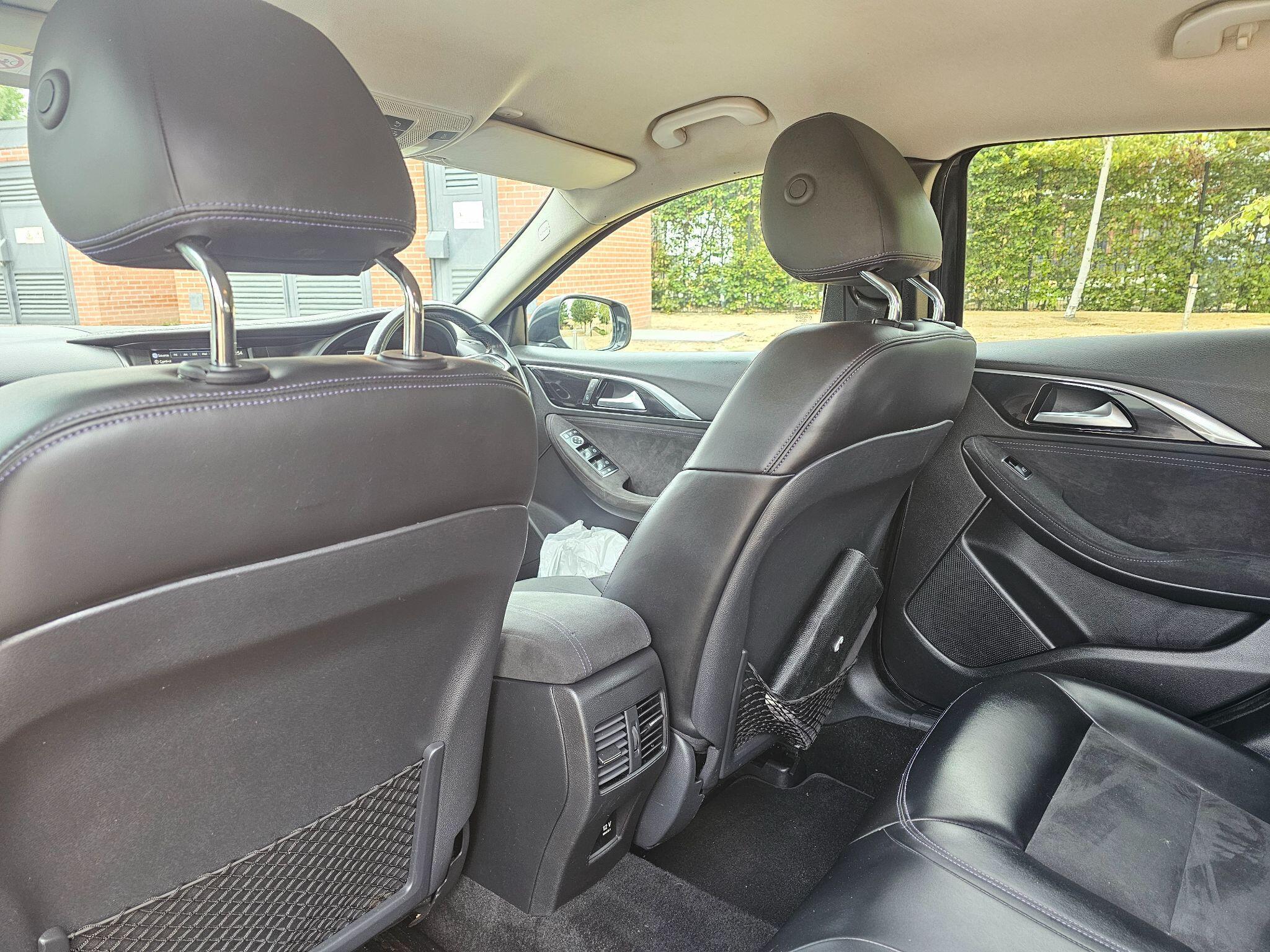 Infiniti Q30 - Image 18