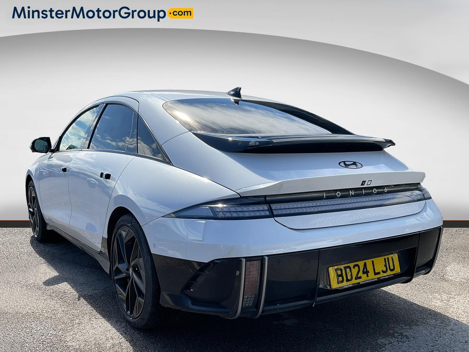 Hyundai Ioniq 6 - Image 4