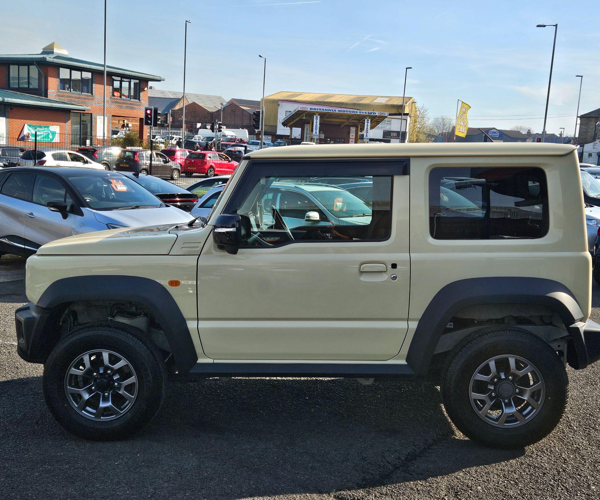 Suzuki Jimny - Image 12