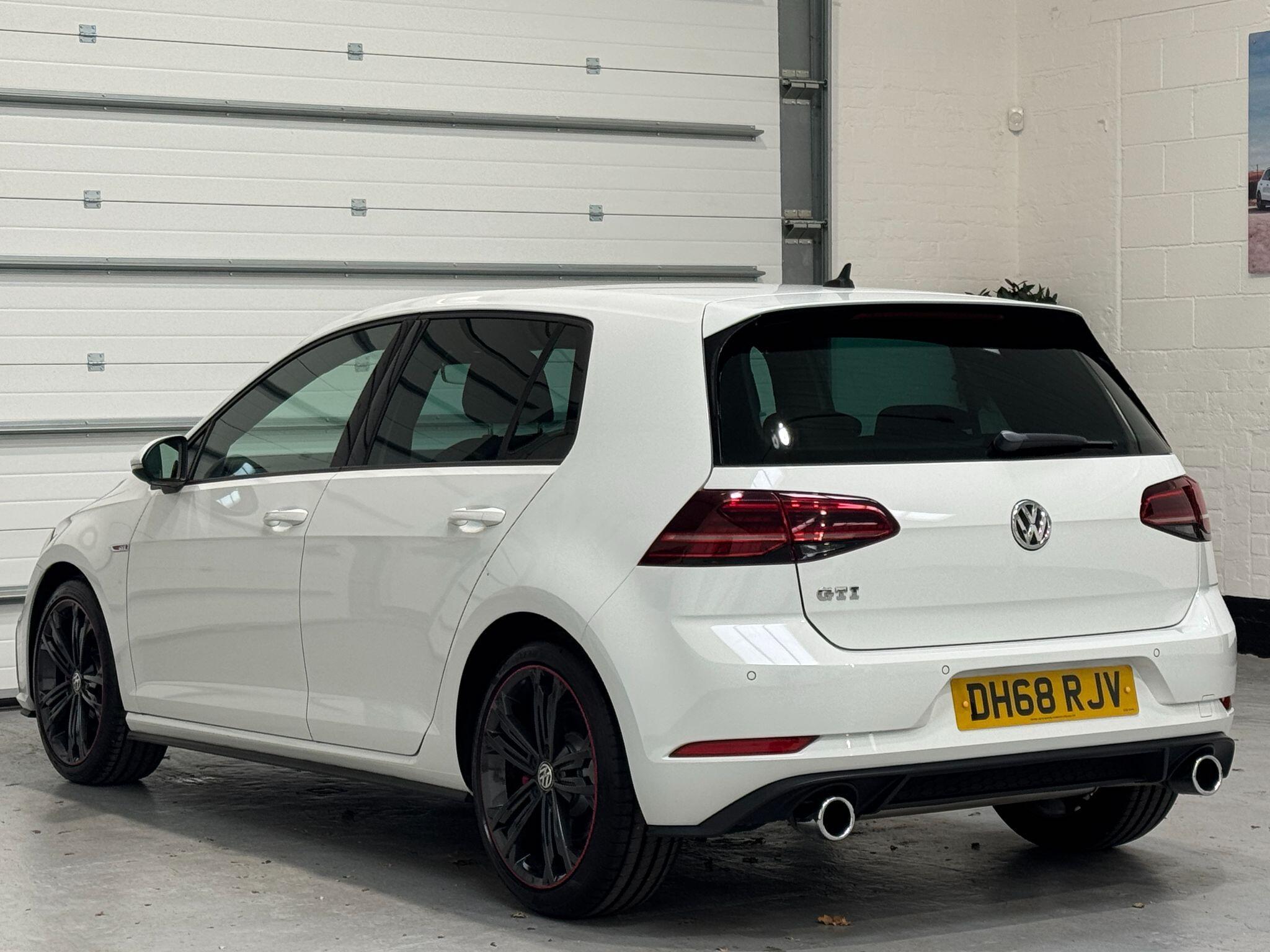 Volkswagen Golf - Image 15