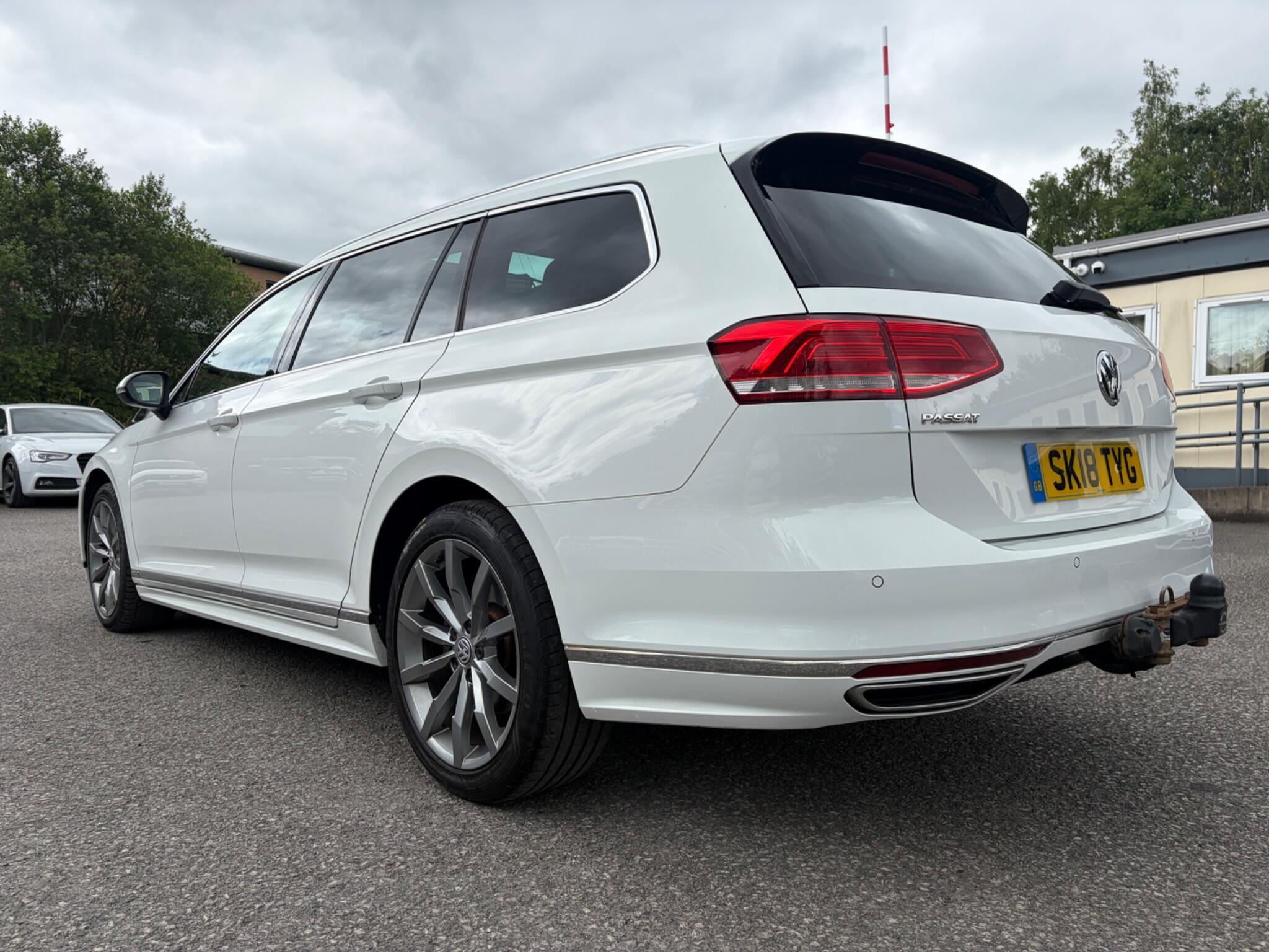 Volkswagen Passat - Image 10