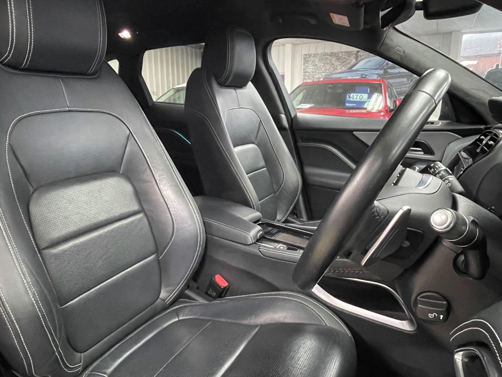 Jaguar F-Pace - Image 25