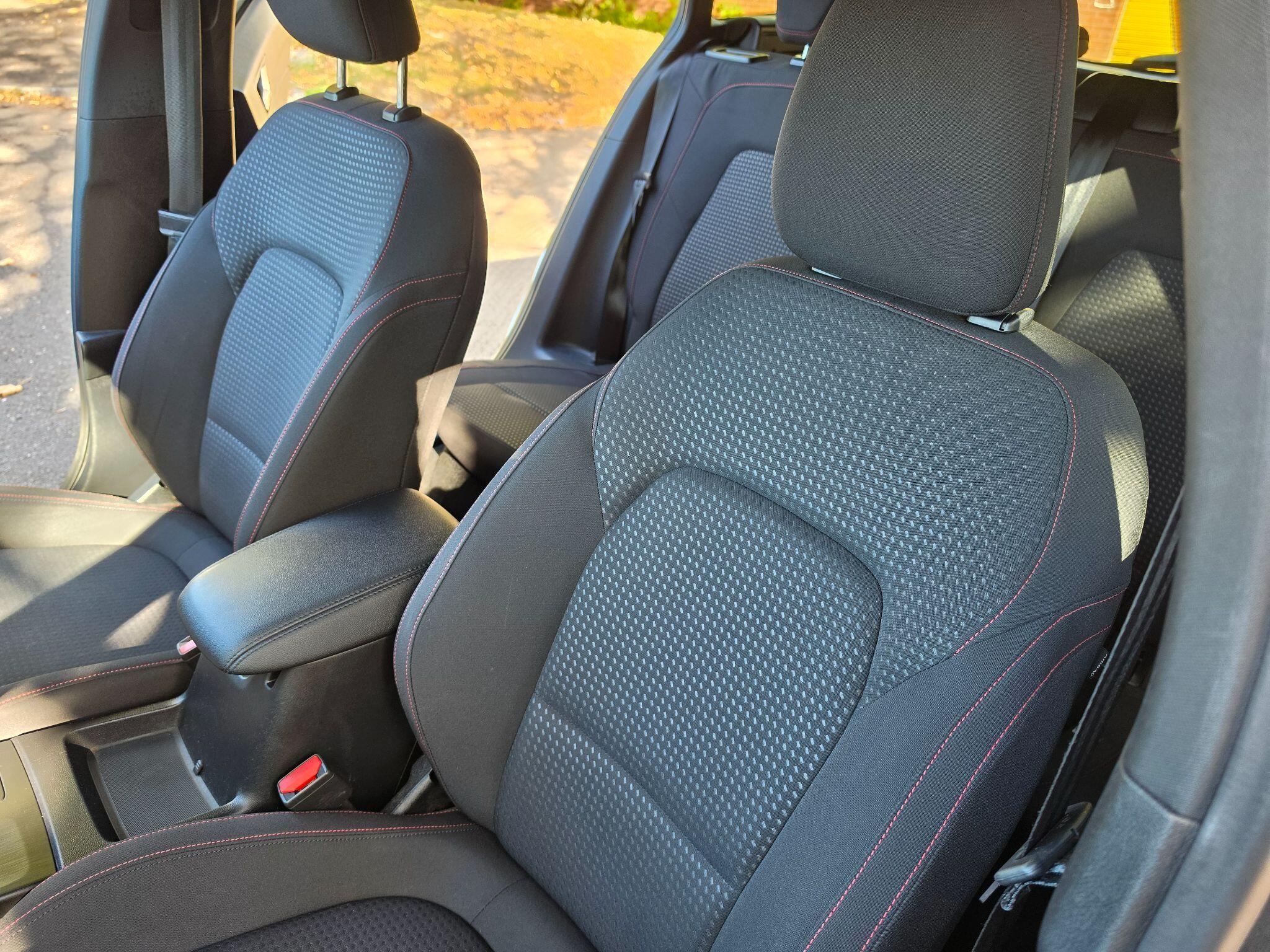 Ford Focus - Image 16