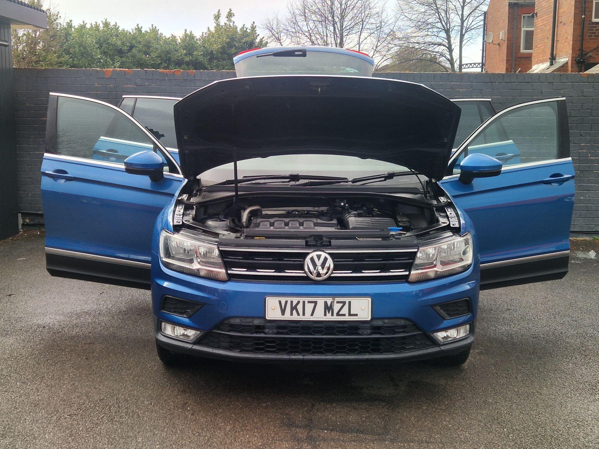 Volkswagen Tiguan - Image 13