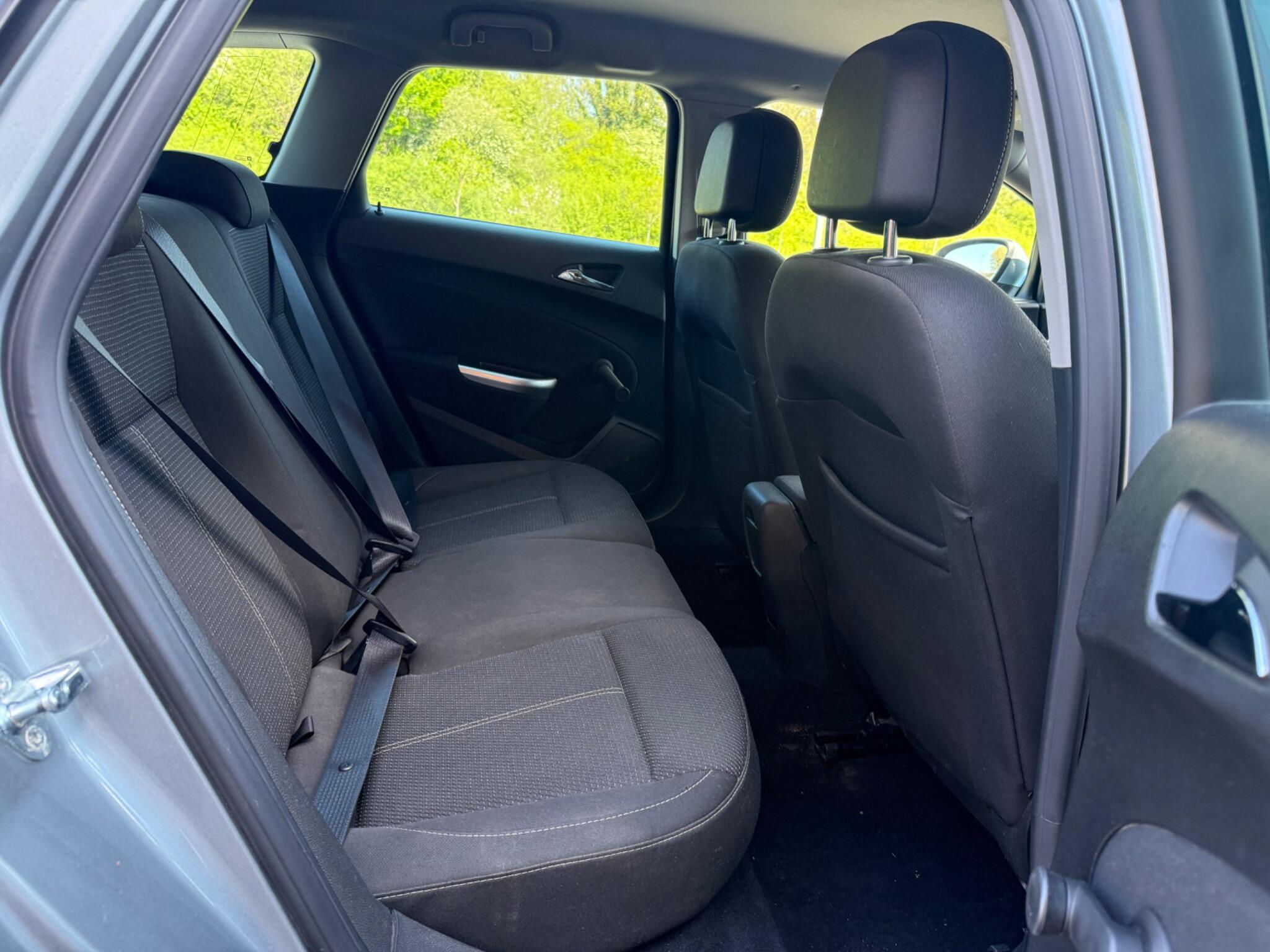 Vauxhall Astra - Image 10