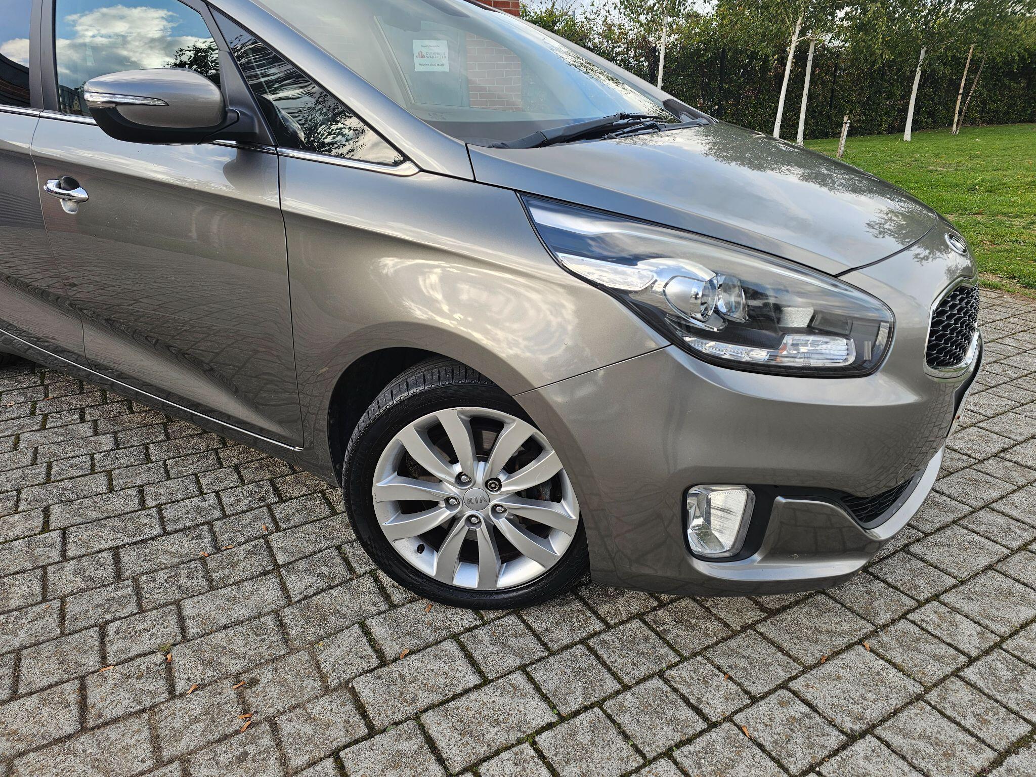 Kia Carens - Image 12