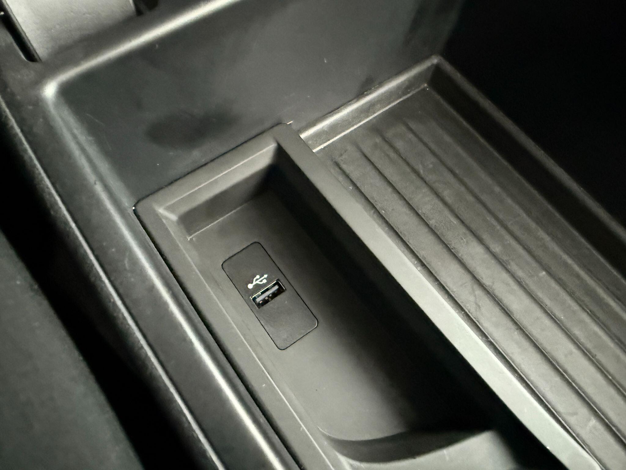 BMW 1 Series - Image 69