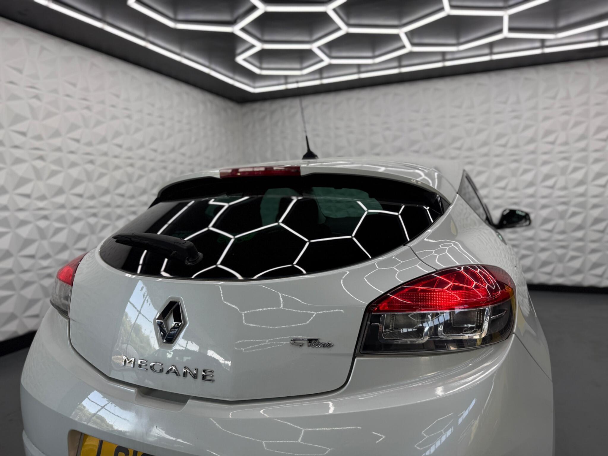 Renault Megane - Image 47