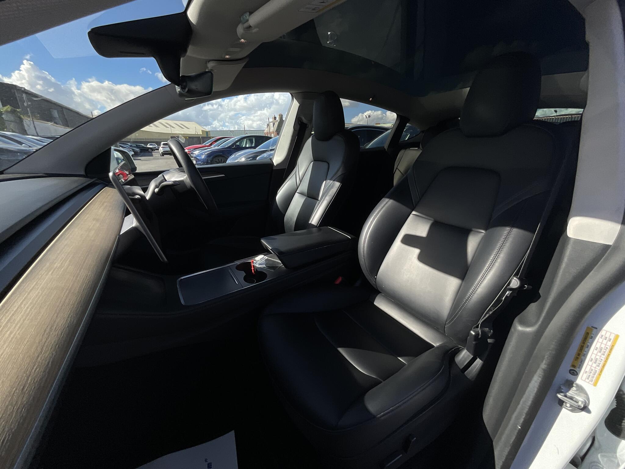 Tesla Model Y - Image 17