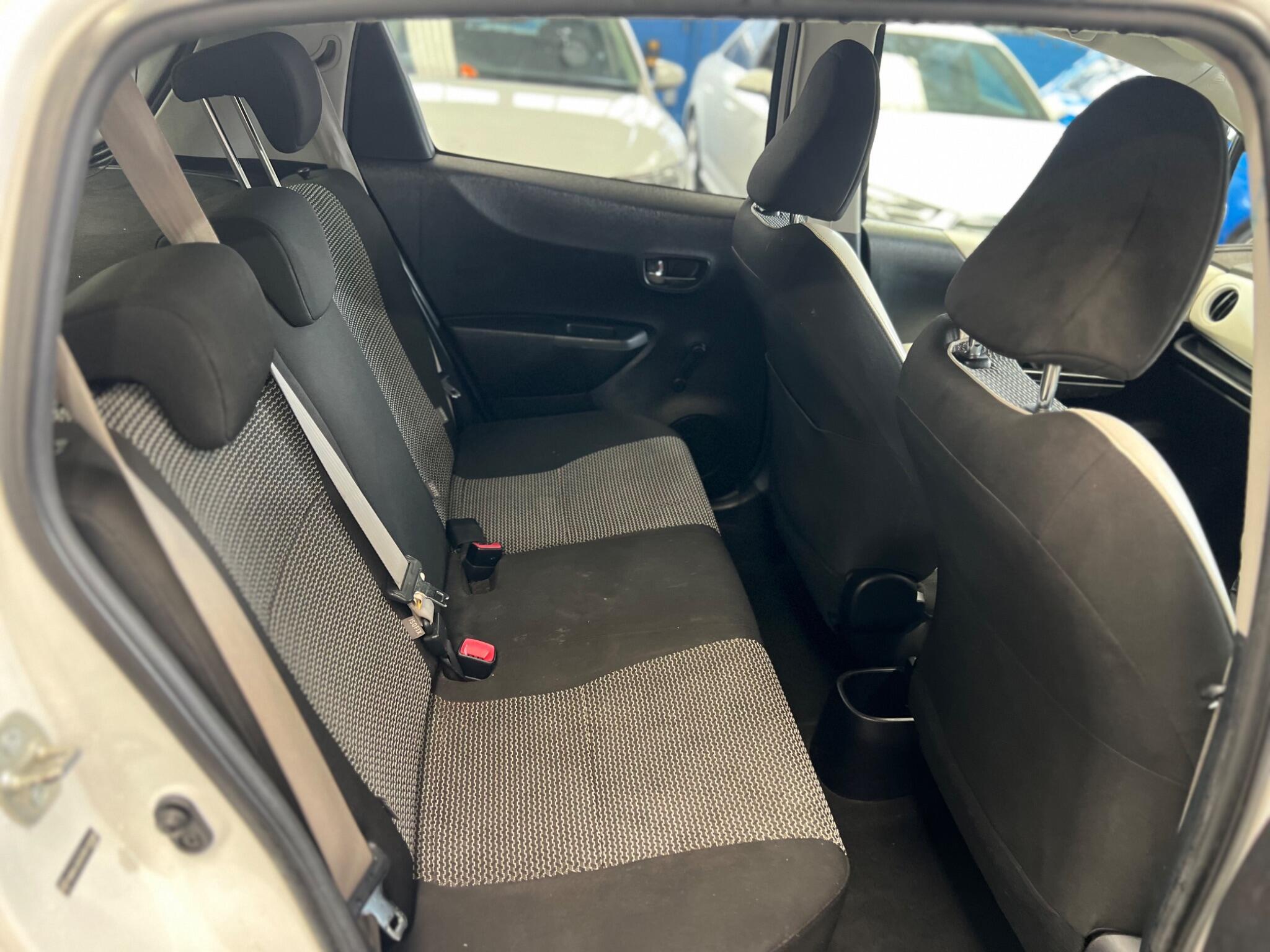 Toyota Yaris - Image 25