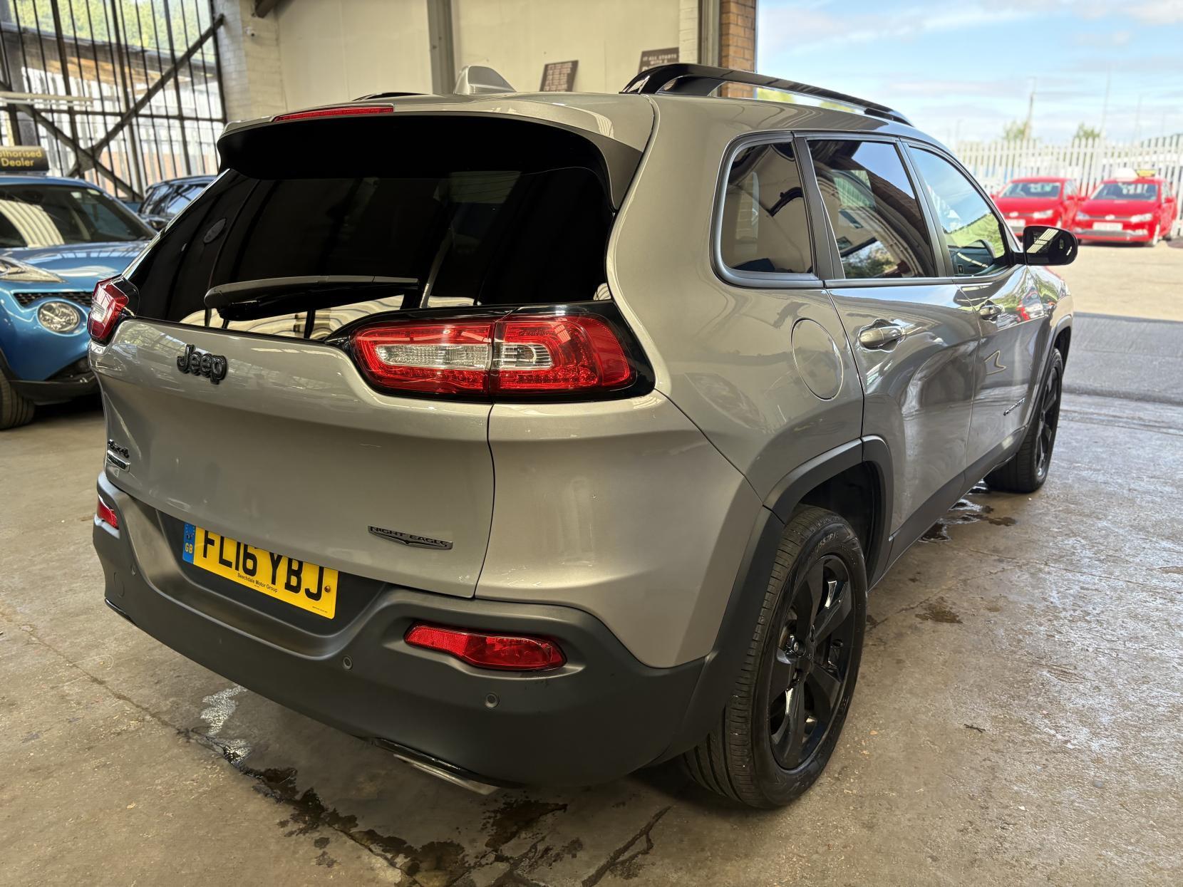 Jeep Cherokee - Image 8