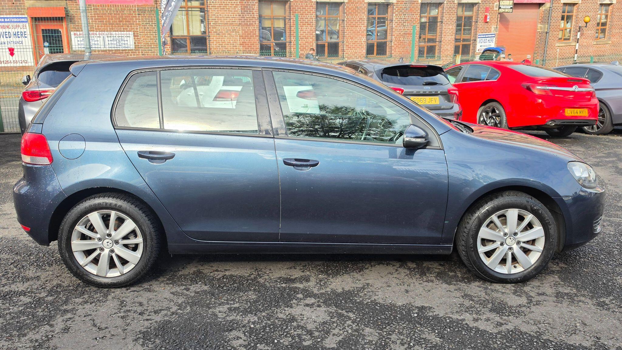 Volkswagen Golf - Image 8