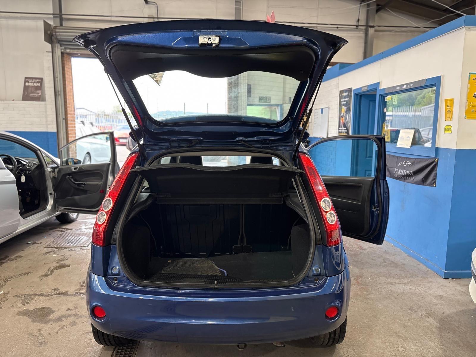 Ford Fiesta - Image 23