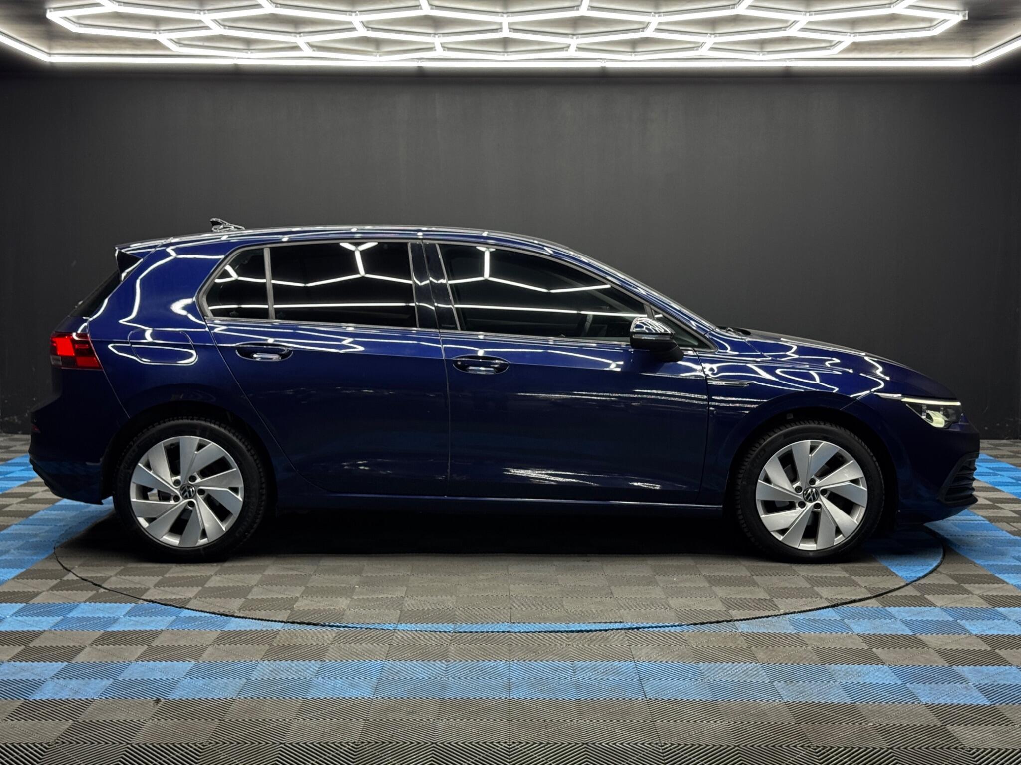 Volkswagen Golf - Image 4