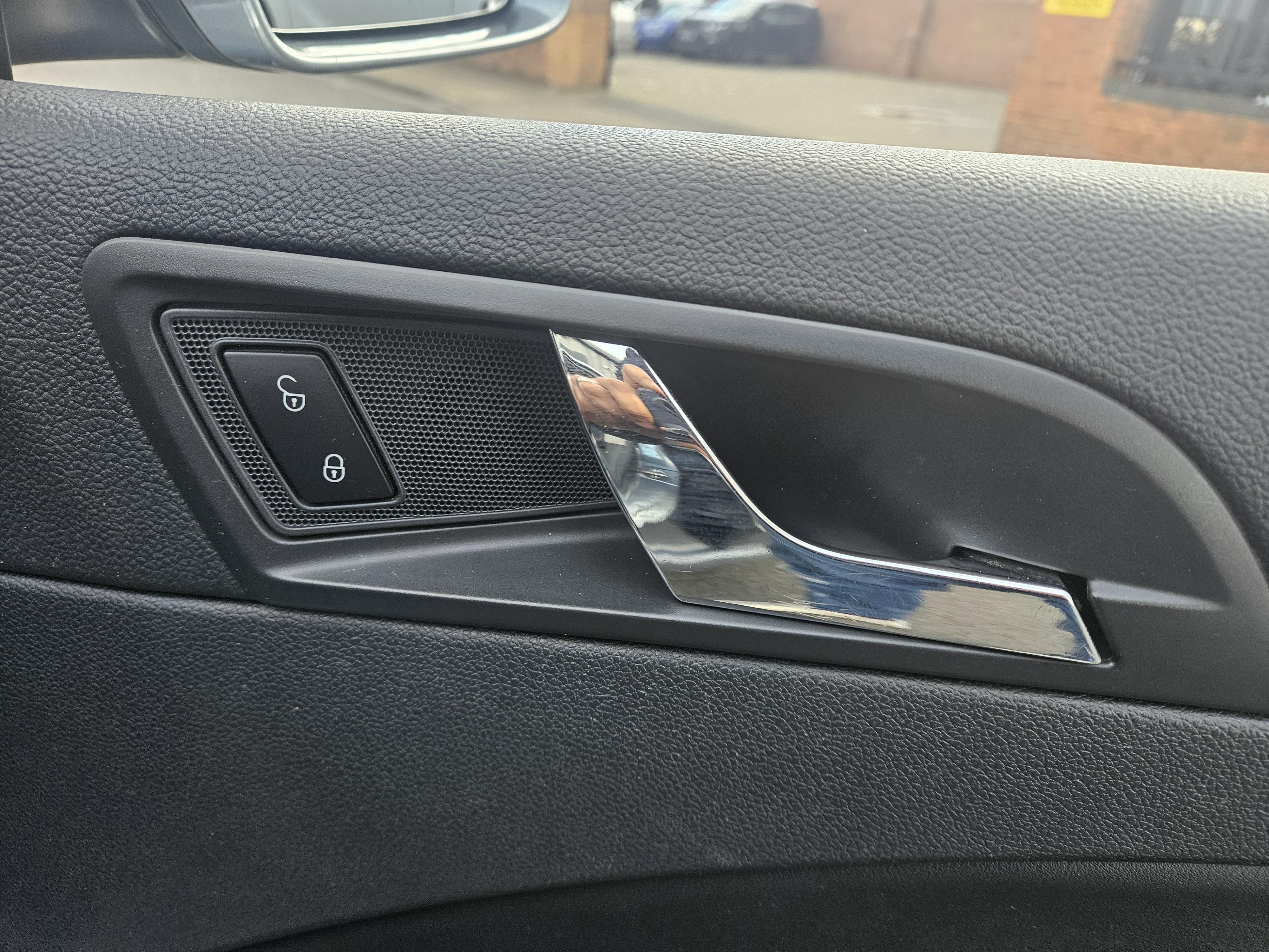 Skoda Superb - Image 11