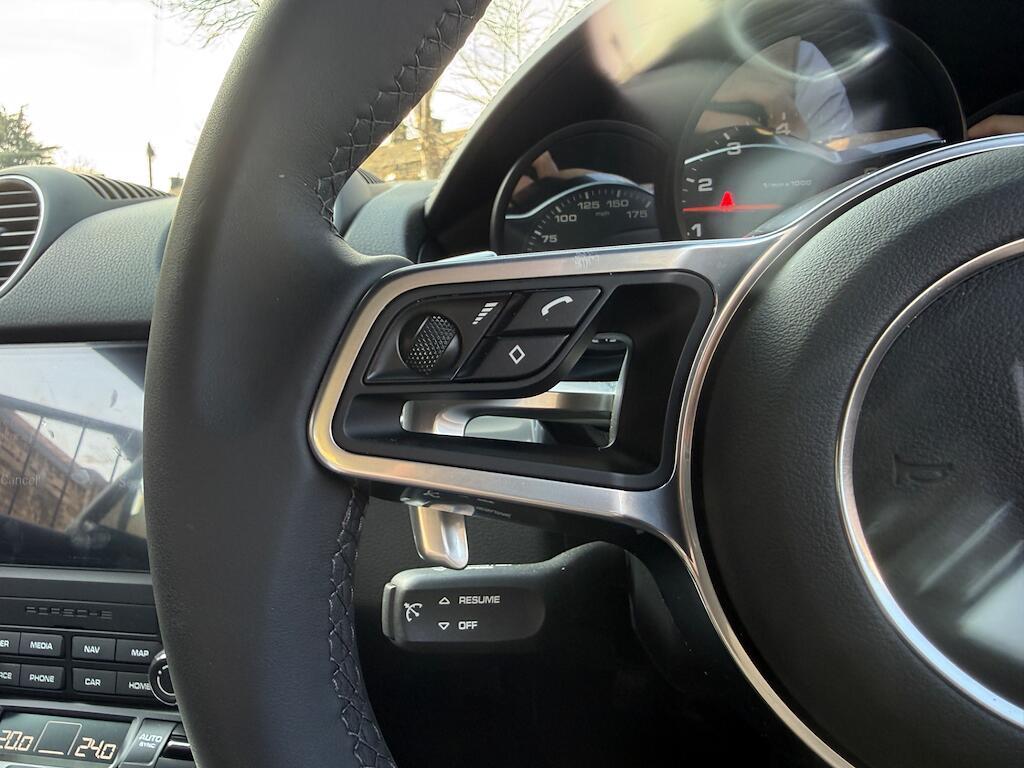 Porsche 718 Cayman - Image 30