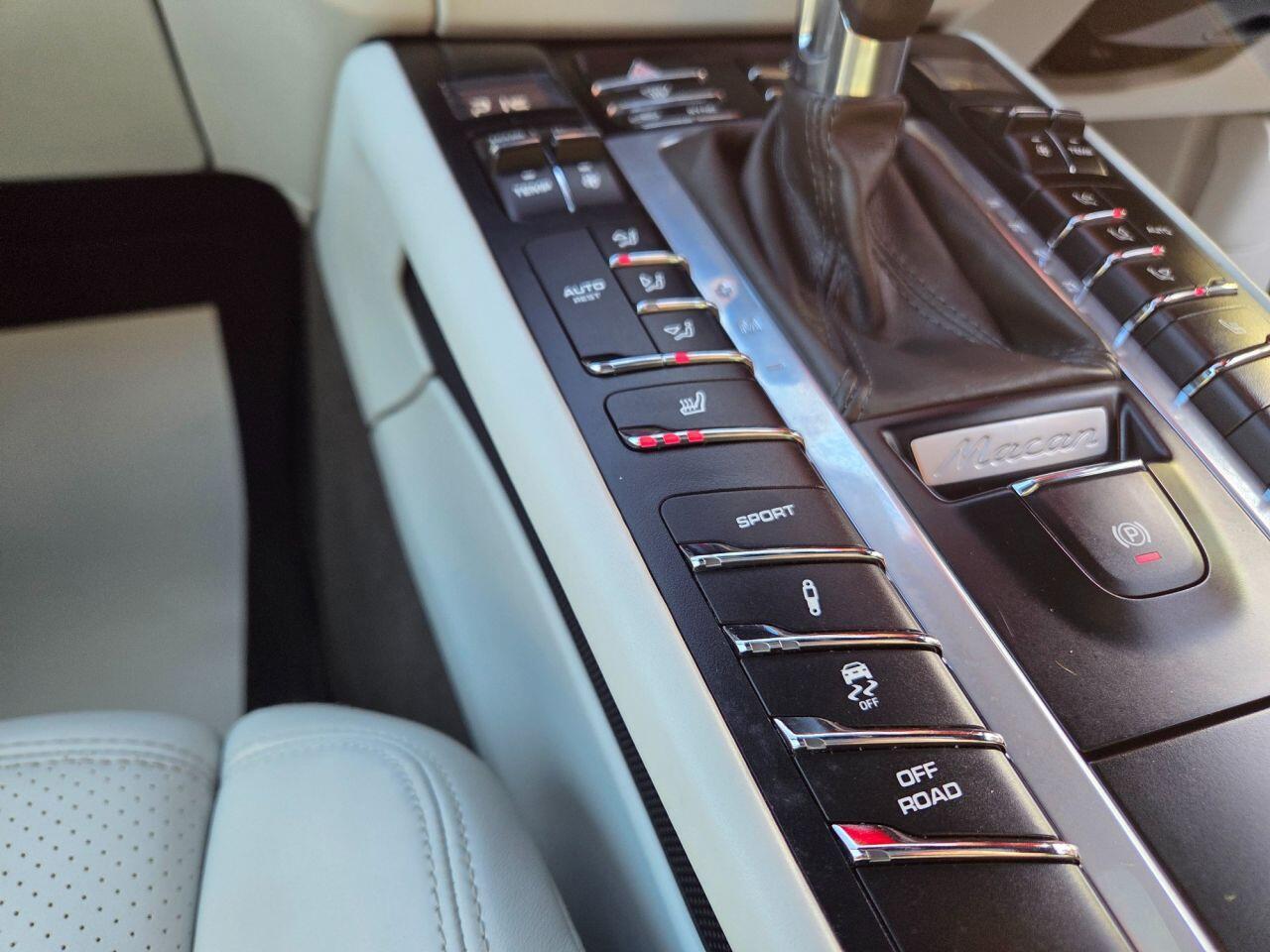 Porsche Macan - Image 44