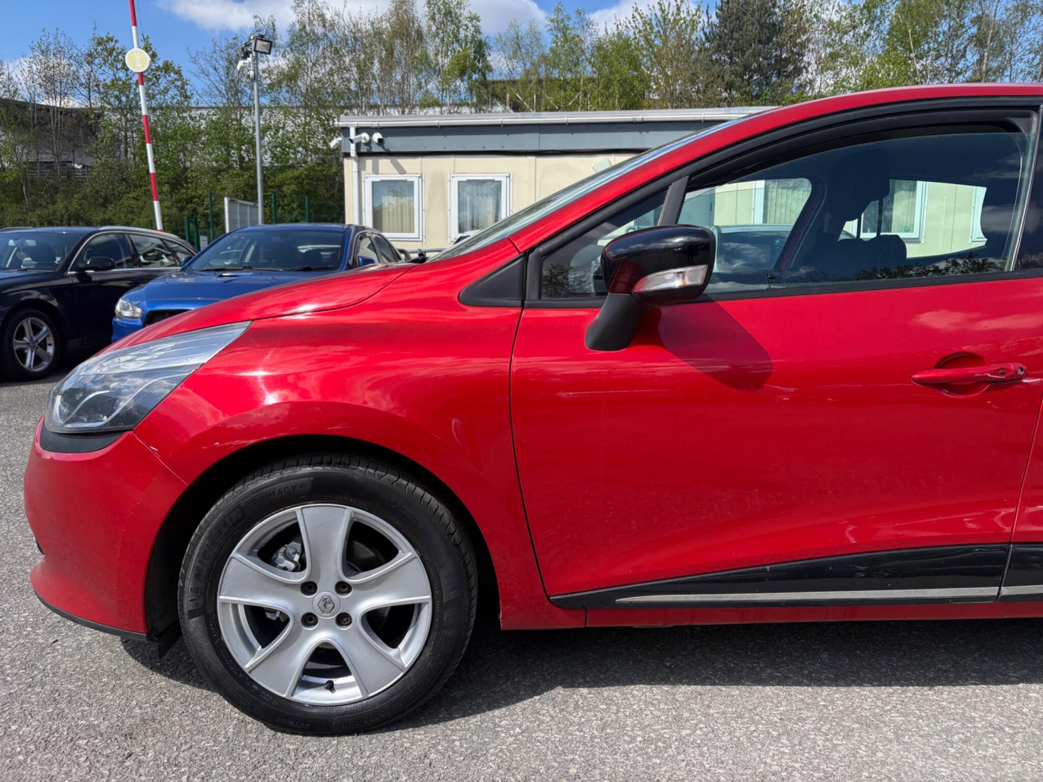 Renault Clio - Image 8