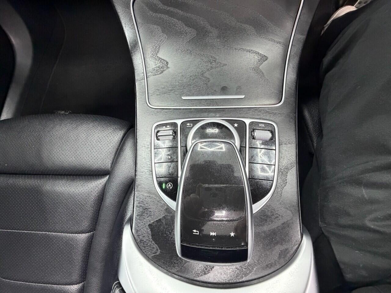 Mercedes C-Class - Image 35