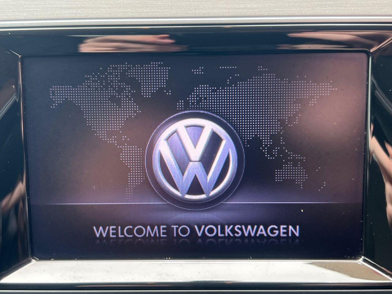 Volkswagen Golf - Image 19