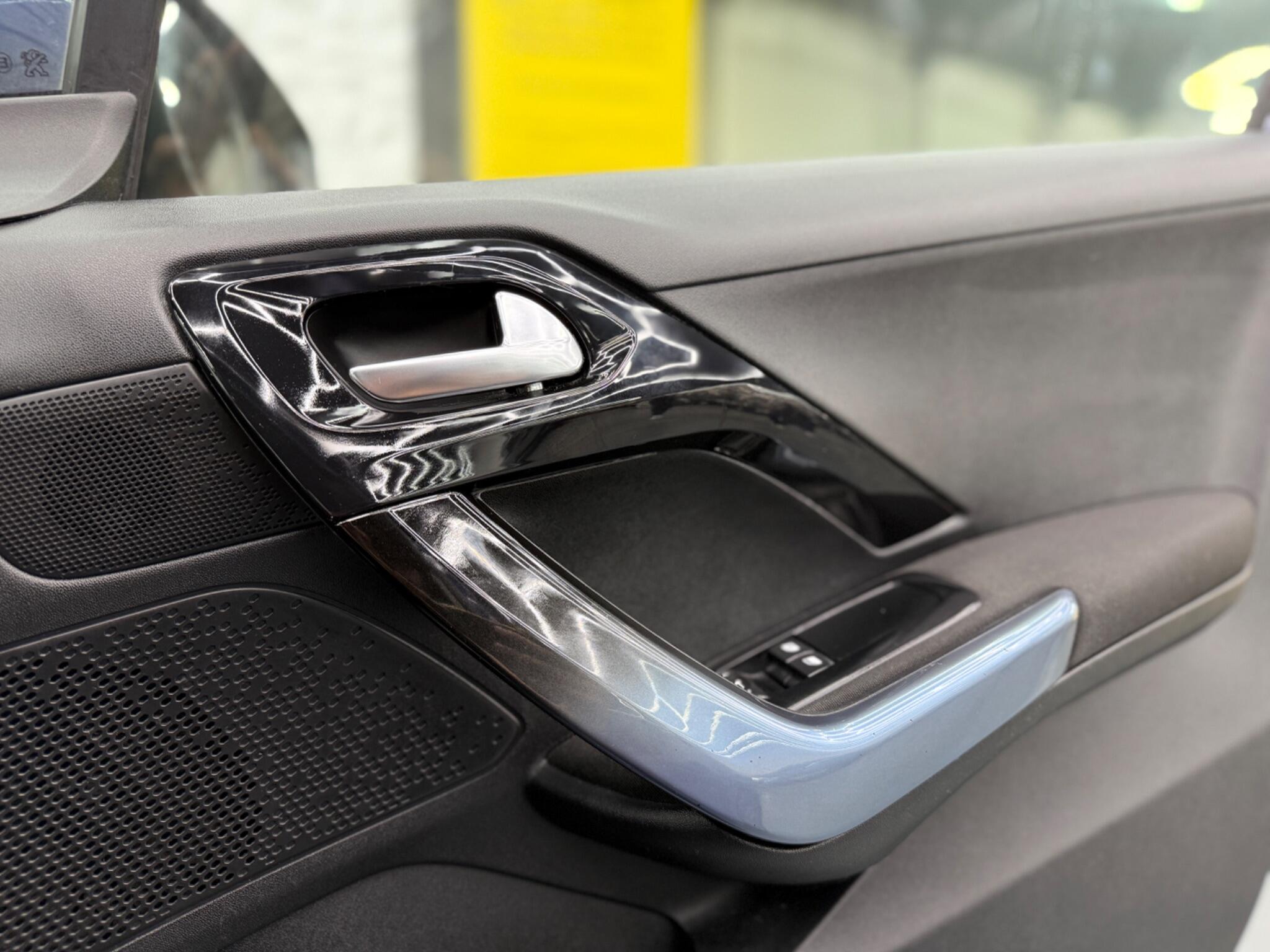 Peugeot 208 - Image 25