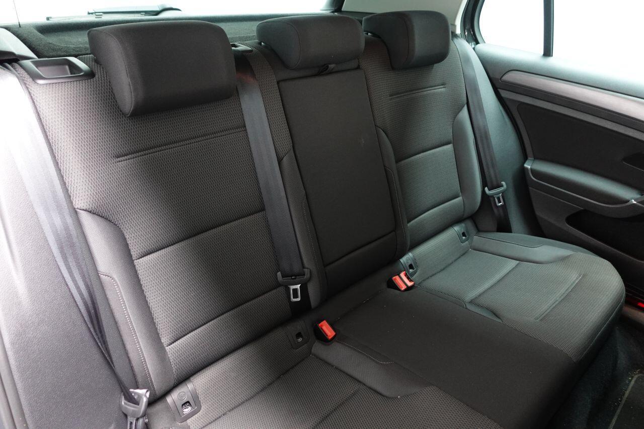 Volkswagen Golf - Image 20