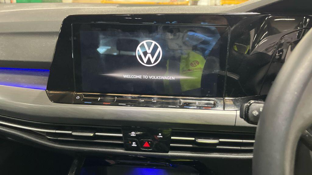 Volkswagen Golf - Image 4