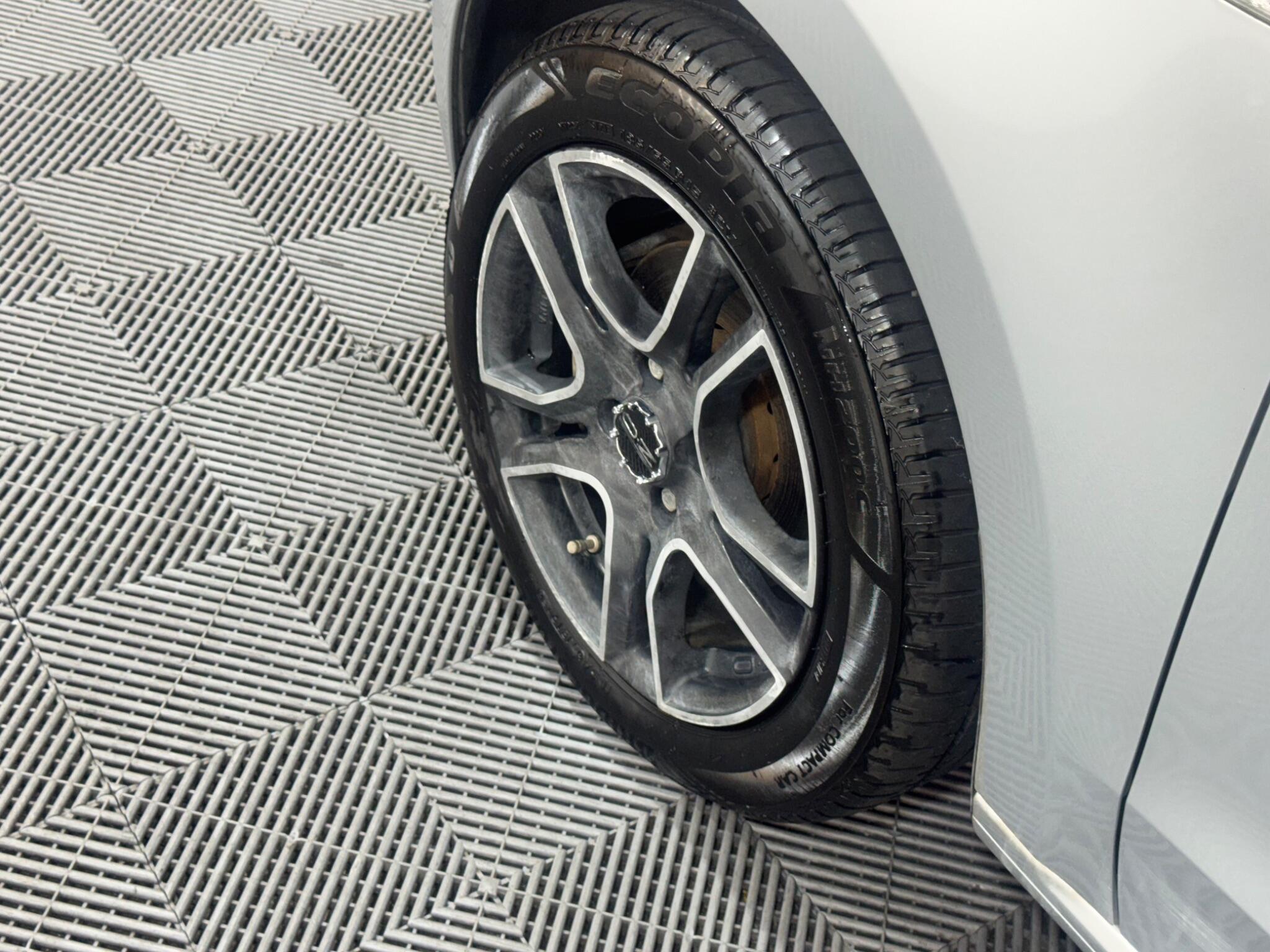 Volkswagen up! - Image 11