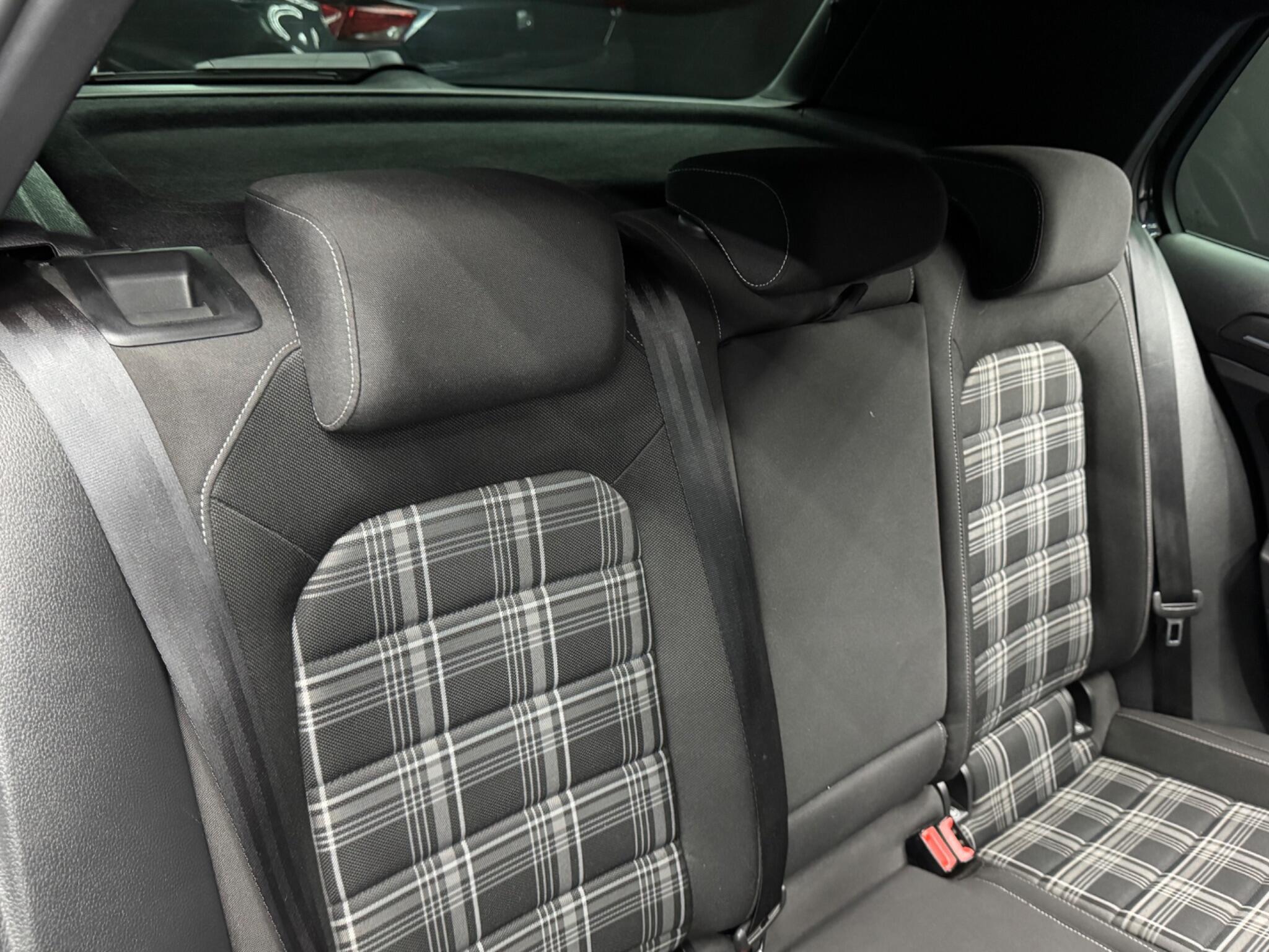 Volkswagen Golf - Image 15