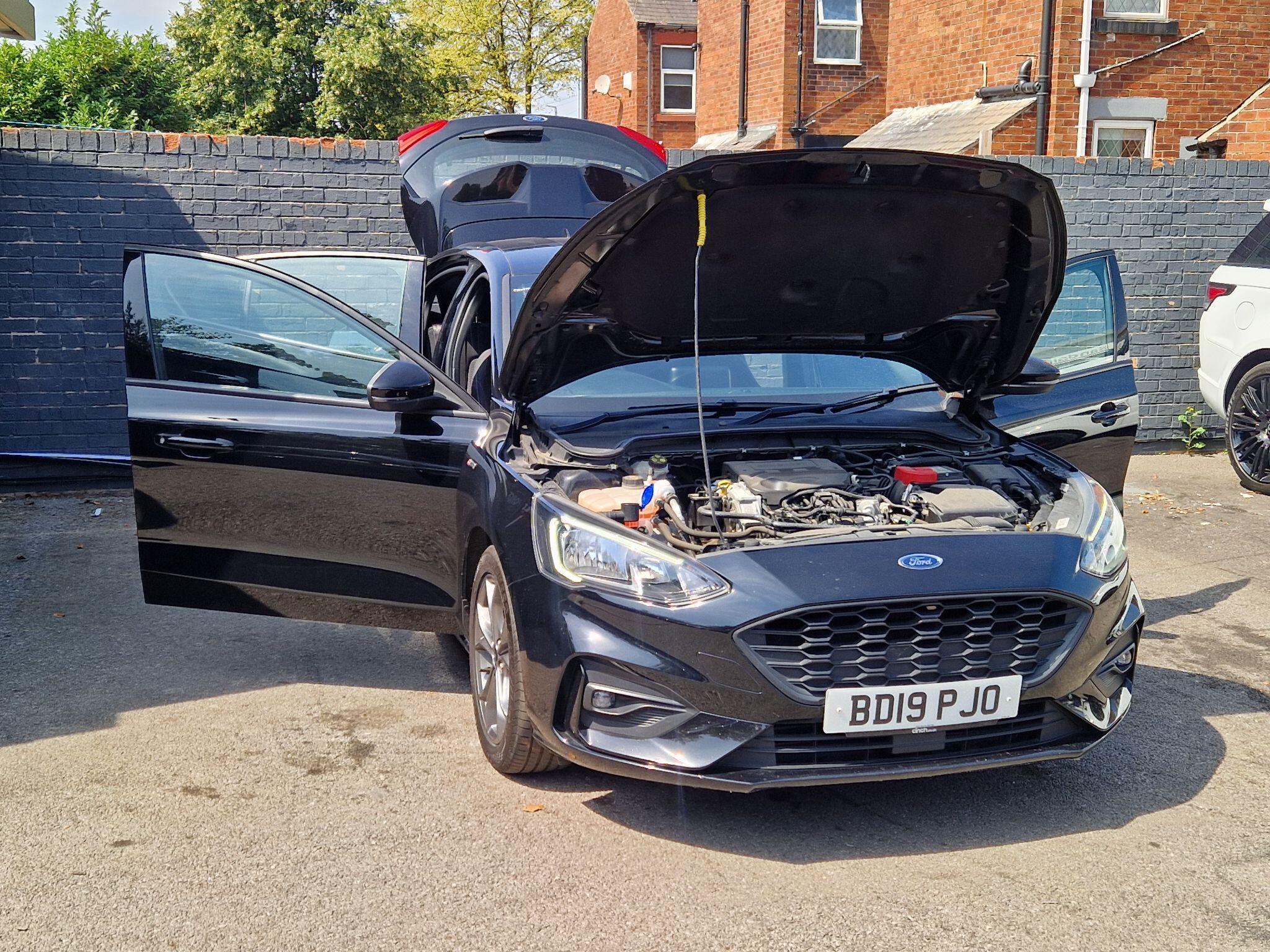 Ford Focus - Image 12