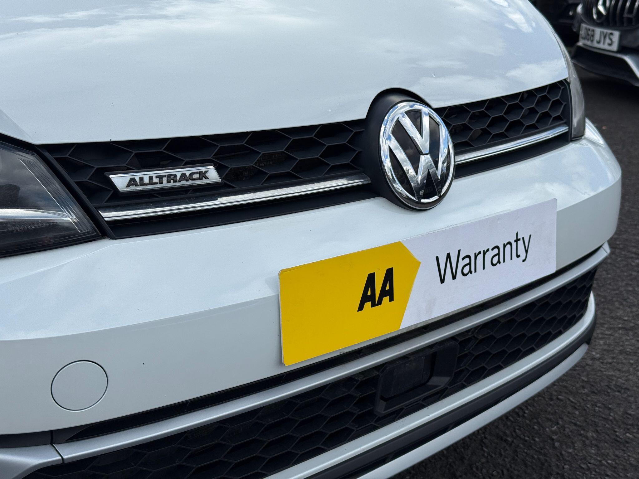 Volkswagen Golf - Image 11