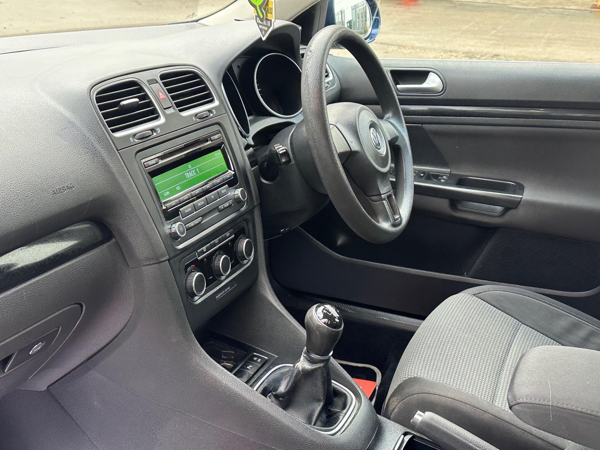 Volkswagen Golf - Image 35