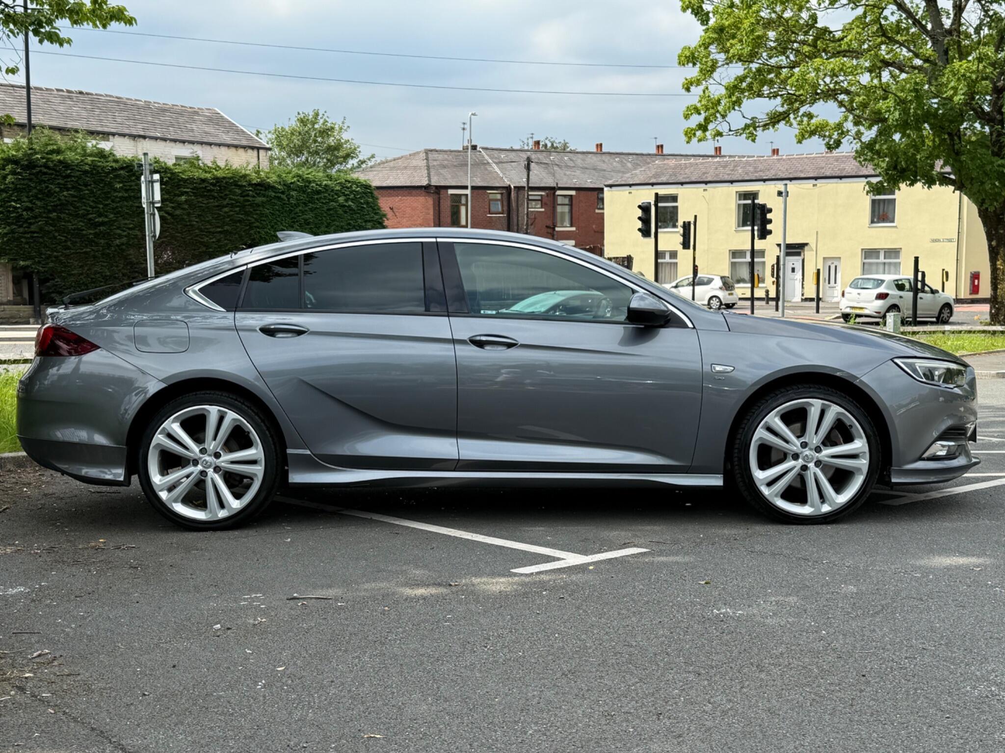 Vauxhall Insignia - Image 7