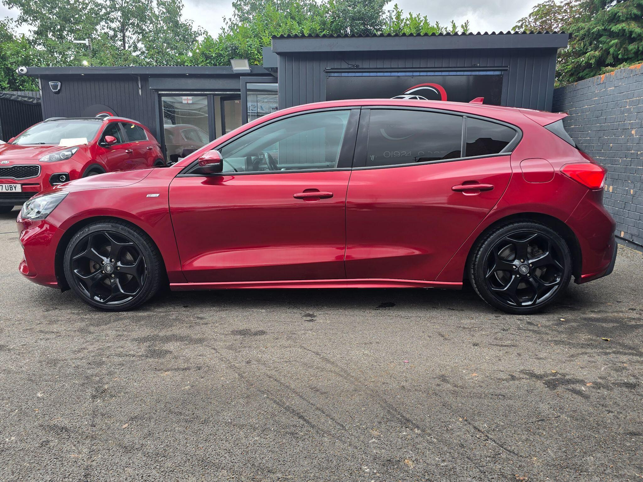 Ford Focus - Image 6