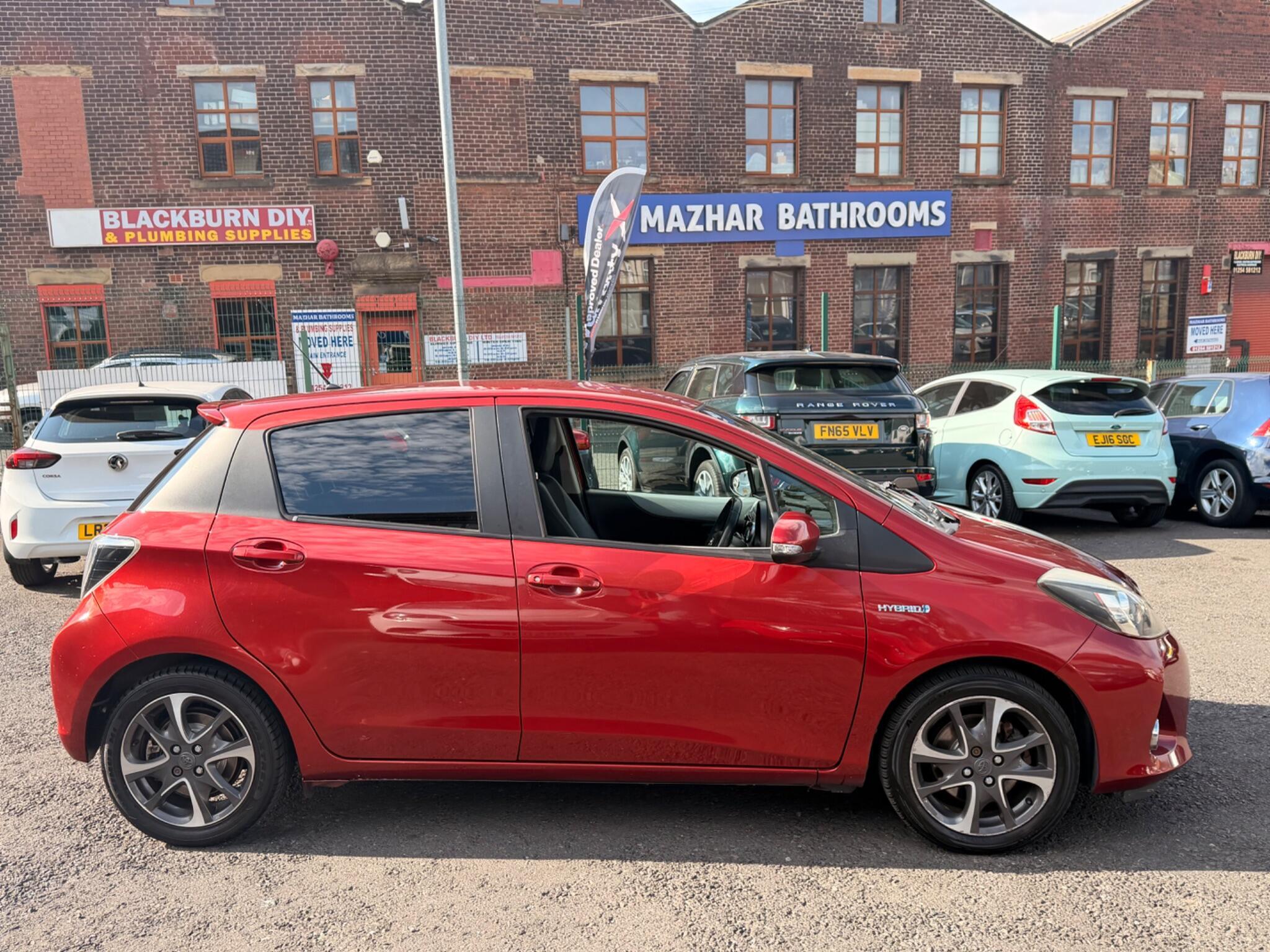 Toyota Yaris - Image 8