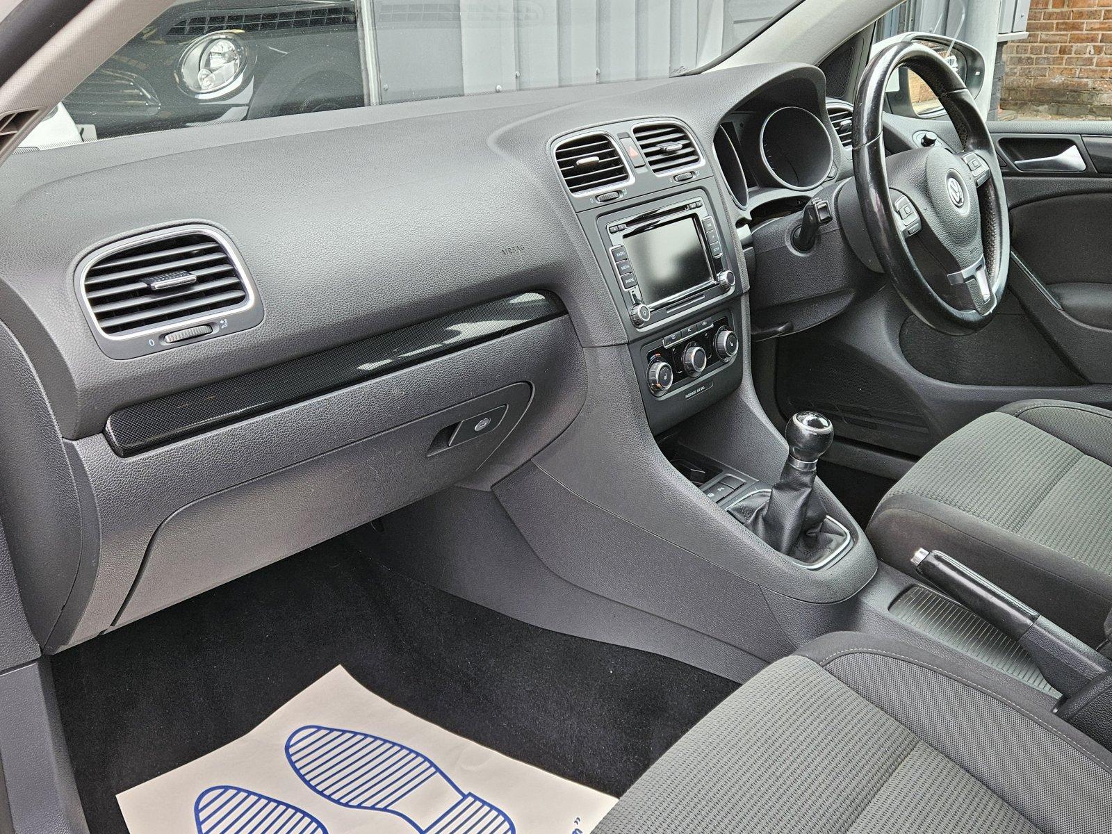 Volkswagen Golf - Image 16