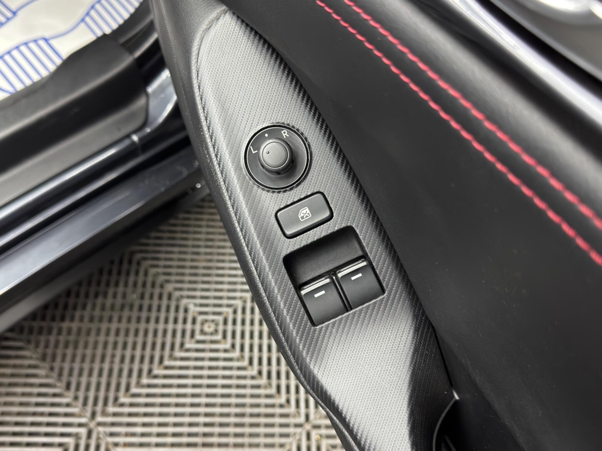 Mazda MX-5 - Image 32