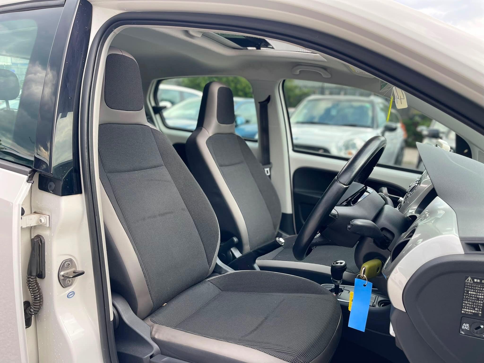 Volkswagen up! - Image 10
