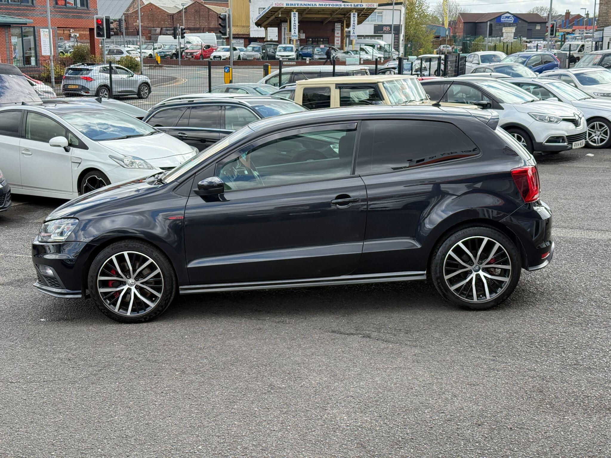 Volkswagen Polo - Image 15