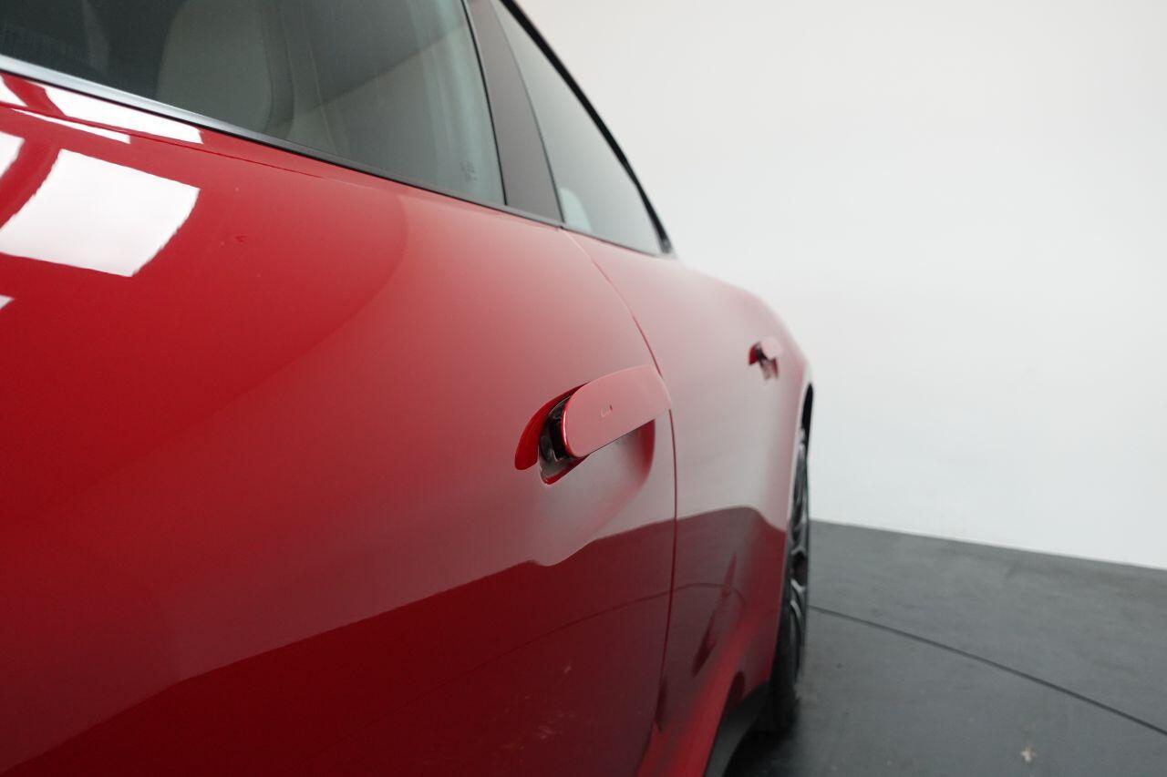 Porsche Taycan - Image 40