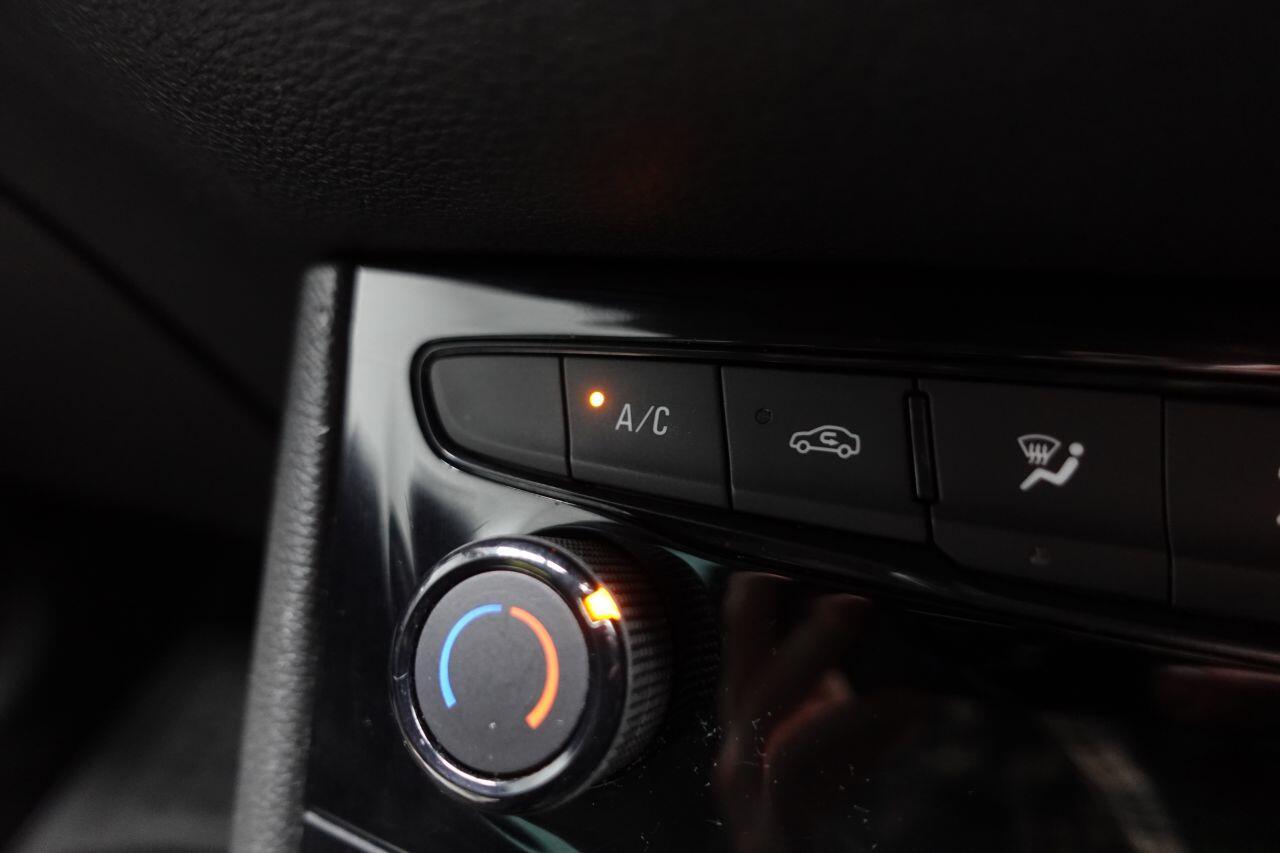 Vauxhall Astra - Image 36