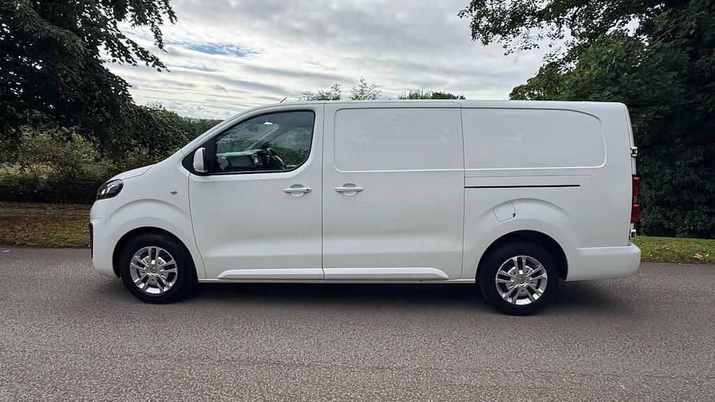 Vauxhall Vivaro - Image 9