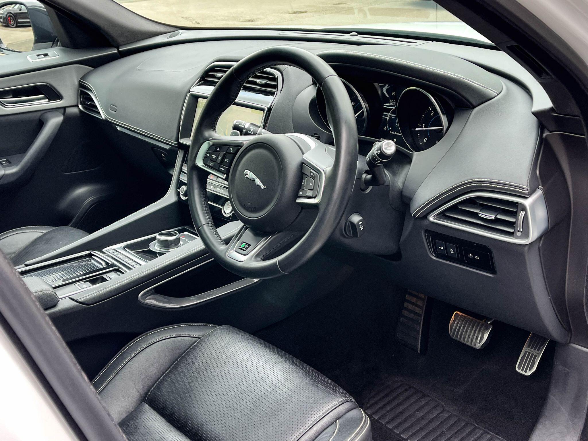 Jaguar F-Pace - Image 10
