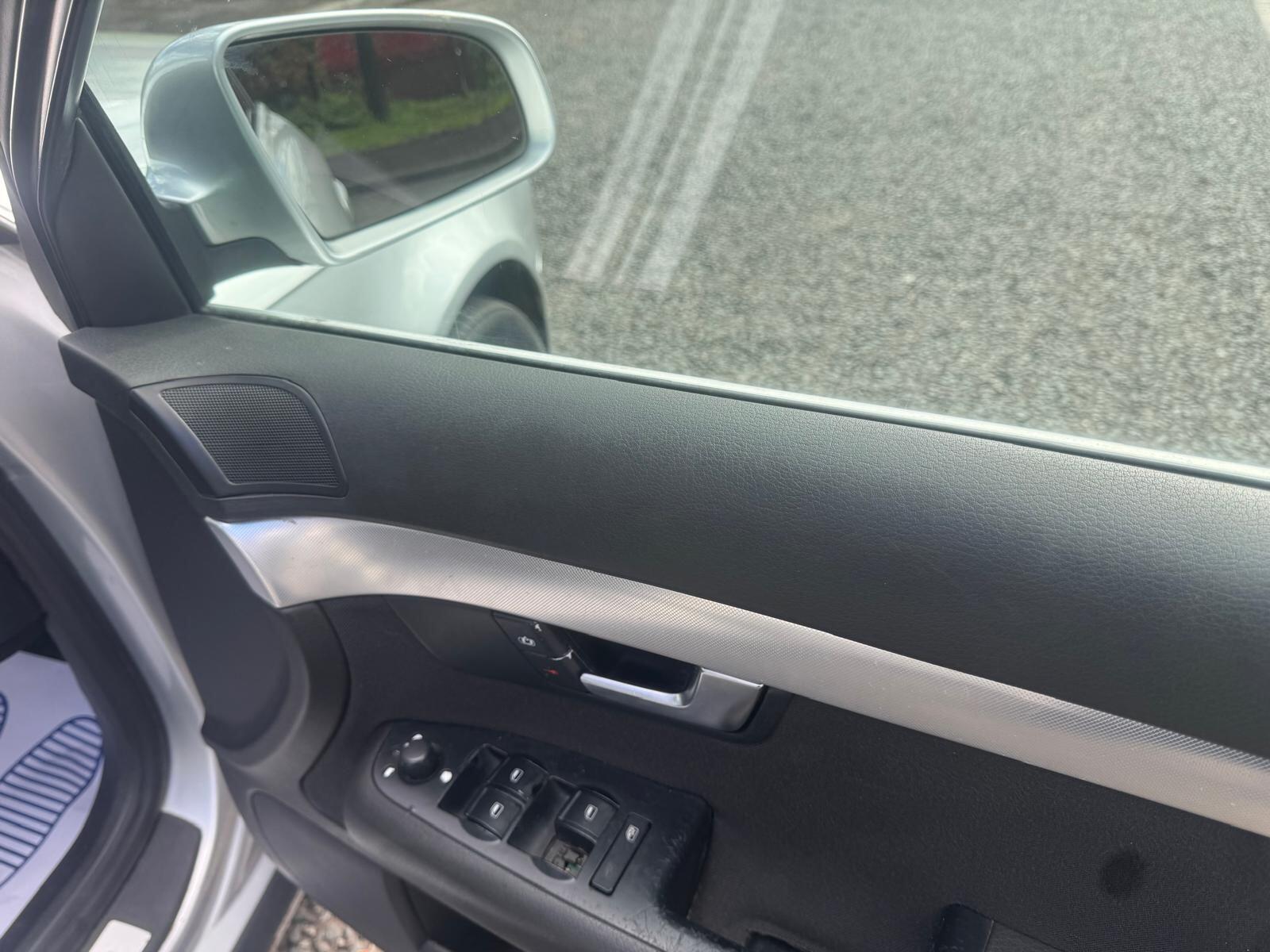 Audi A4 Avant - Image 30