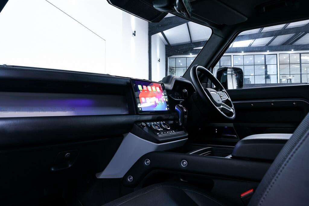 Land Rover Defender 90 - Image 11