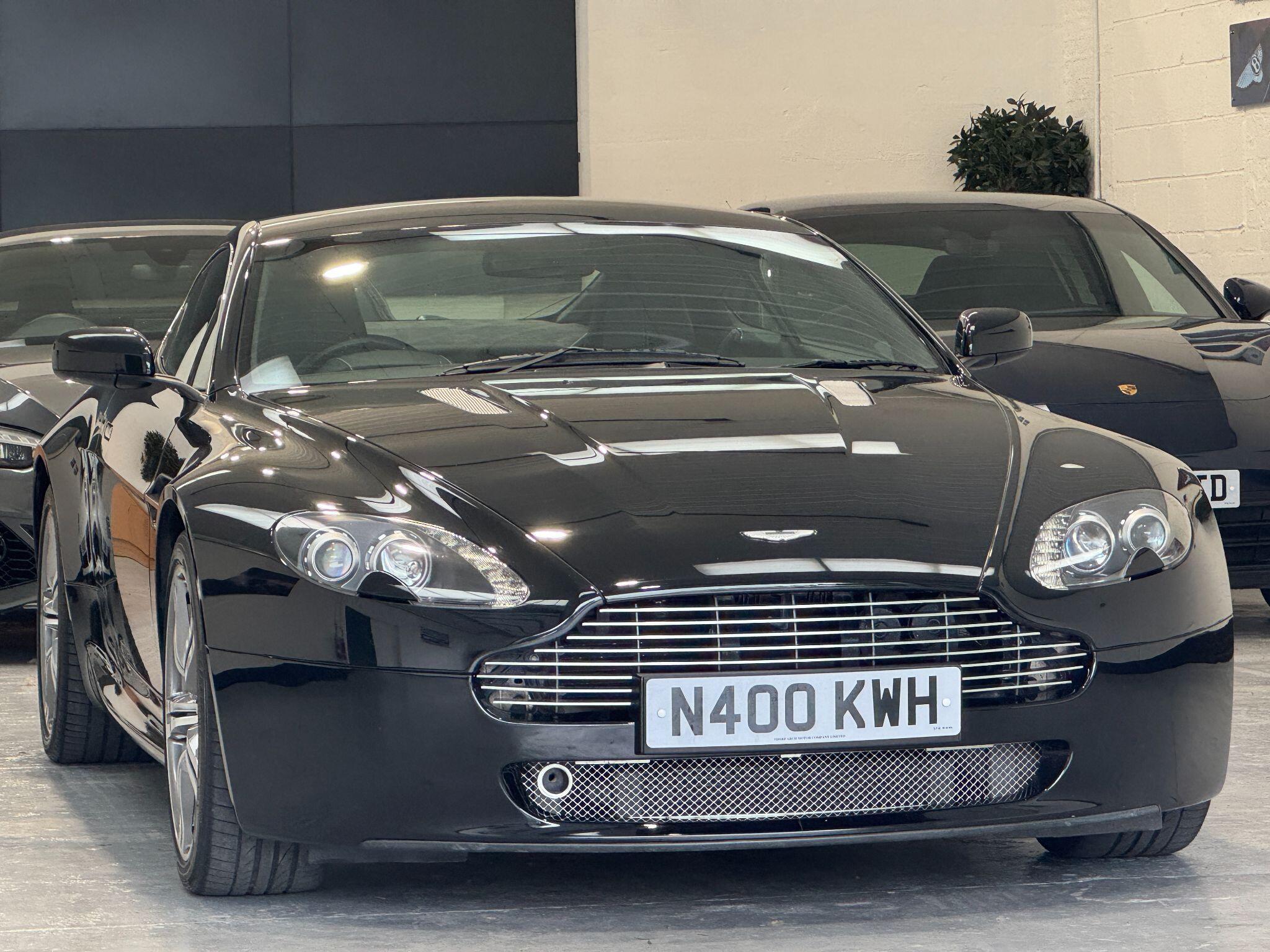 Aston Martin Vantage - Image 12